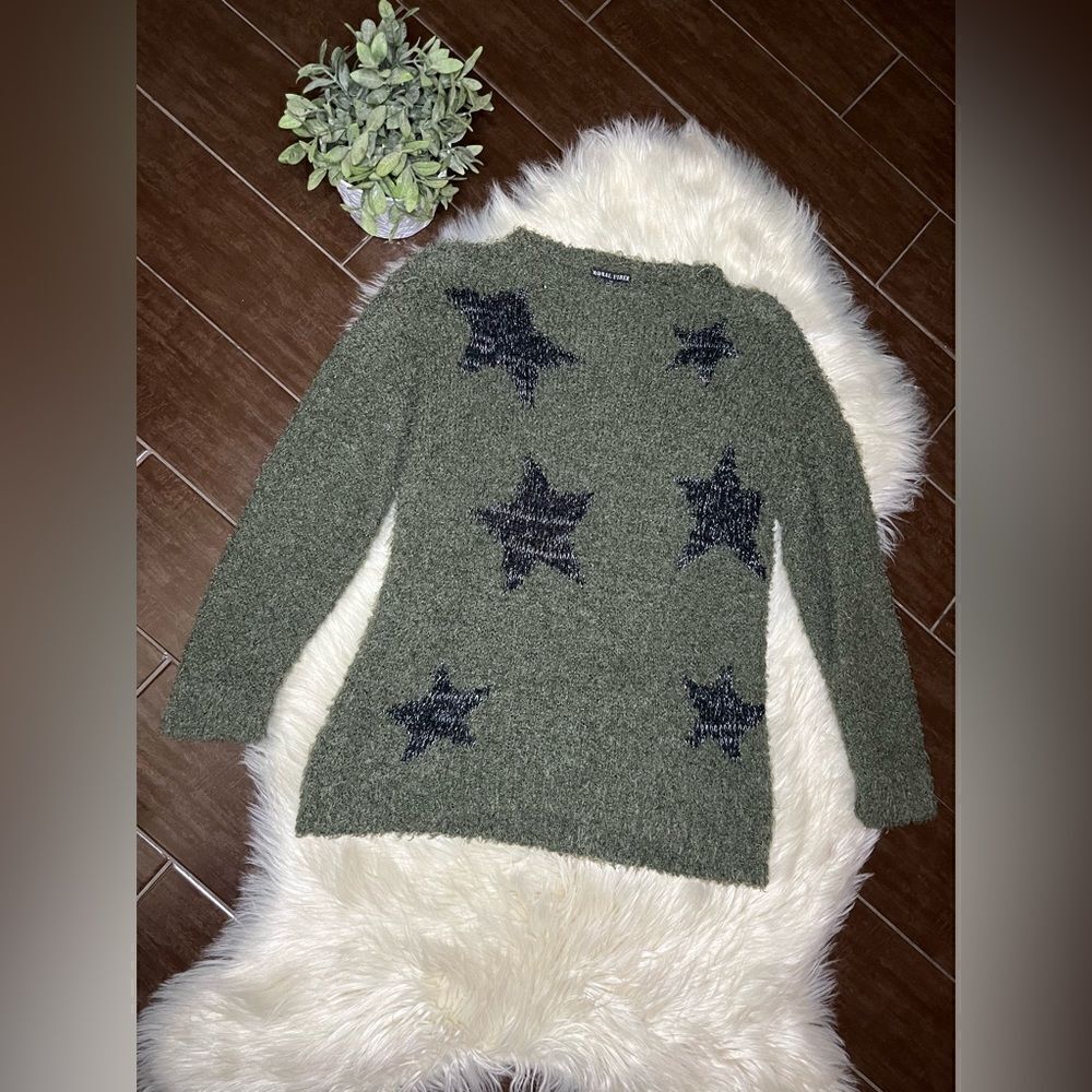 Moral Fiber olive green w/black and silver stars fuzzy sweater sz 1X